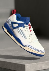 Jordan JORDAN SPIZIKE - Baskets basses - sail/stormblue/varsity red/muslin/neutral grey