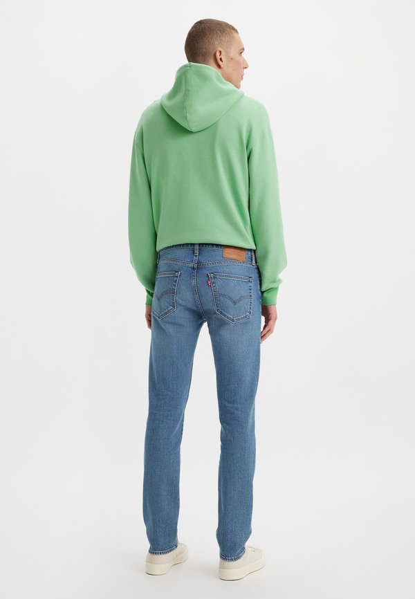 Straight leg jeans - a step ahead2