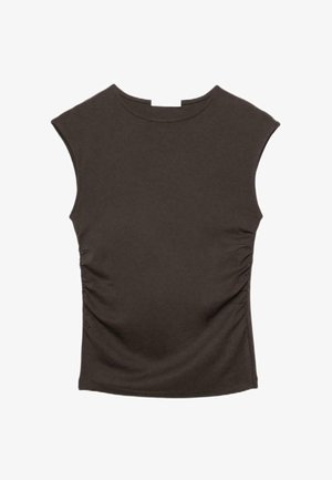 Tmavohnedé priliehavé tielko bez rukávov s okrúhlym výstrihom a bočným riasením na bielom pozadí.