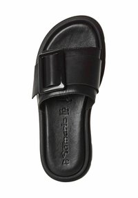Zwarte slide-sandaal van soepel leer, met een brede band en een rechthoekige gesp als accent. Gecontourde voetbed en vlakke zool.