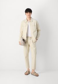 Lindbergh OVERSHIRT - Allvädersjacka - stone