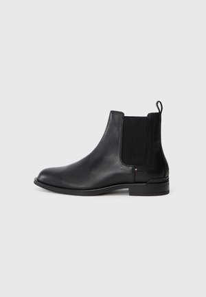 Stiefelette - black