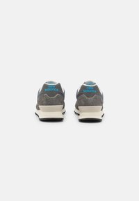 New Balance U574SOC UNISEX - Sportcipő - grey