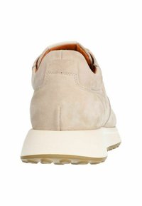 Beige Wildledersneaker mit abgerundetem Fußbett, gepolstertem weißen Zwischensohl und strukturiertem Gummi-Outsole. Verfügt über minimale Nähte und ein einfaches Design.