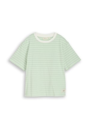 Miętowozielona koszulka z krótkim rękawem z białymi poziomymi paskami i białym okrągłym dekoltem, przedstawiona na płasko na białym tle.