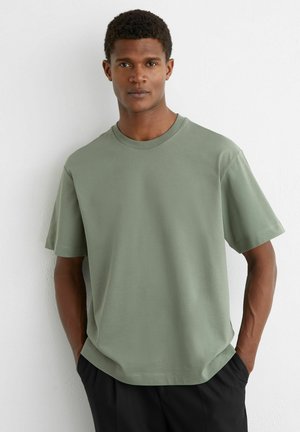 Základné tričko - sage green