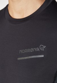 Norrøna SENJA EQUALISER LIGHTWEIGHT LONG SLEEVE - Top dugih rukava - caviar