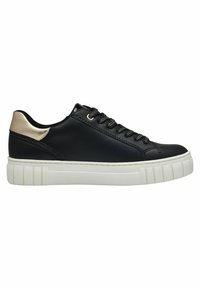 Sneaker in pelle nera con un accento metallizzato oro sul tallone, caratterizzato da lacci dorati, suola in gomma bianca testurizzata e dettagli cuciti.