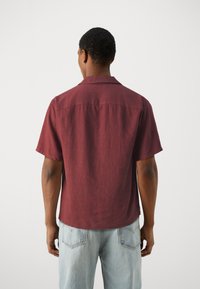 Abercrombie & Fitch SOLIDS FALL UPDATE - Button down-skjorte - bordeaux