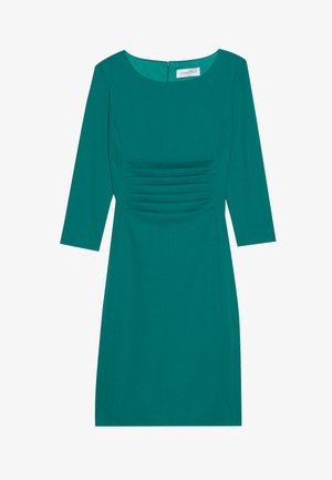 Türkis Kleid kolmeveerandiks varrukatega, tekstureeritud horisontaalsed voltimised vöökohtadel ja ümmargune kaelus; tagaküljel on tõmblukk.
