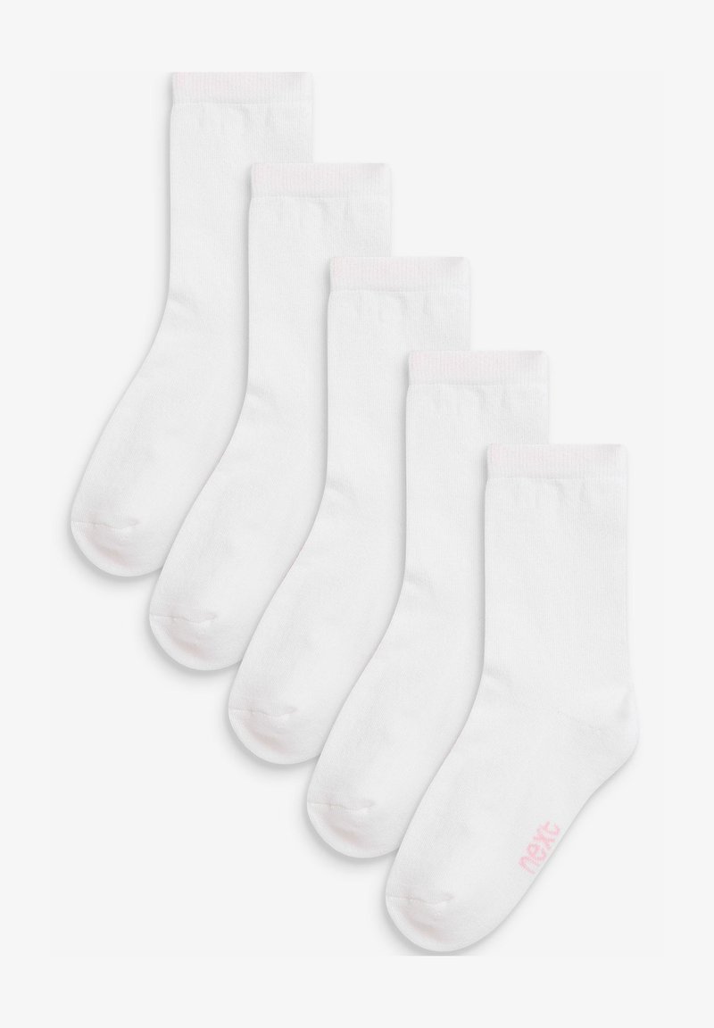 Hvide bomuldsokker med lyserøde manchetter, der har en glat tekstur og et lille pink logo på siden; pakket som et sæt af fem.