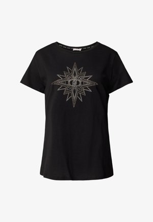 Maglietta nera con un ampio motivo a stelle con dettagli metallici sul davanti. Maniche corte e collo rotondo. Realizzata in morbido cotone.