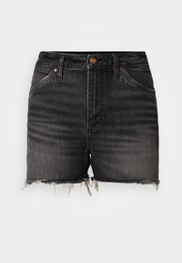 Czarne spodenki jeansowe z postrzępionym dołem, pięciokieszeniowym krojem, pojedynczym zapięciem na guzik i miedzianymi nitami. Lekko wyblakły kolor i solidna faktura.