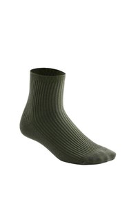 Chaussette cheville côtelée vert olive unique avec bout et talon renforcés affichée sur fond blanc.