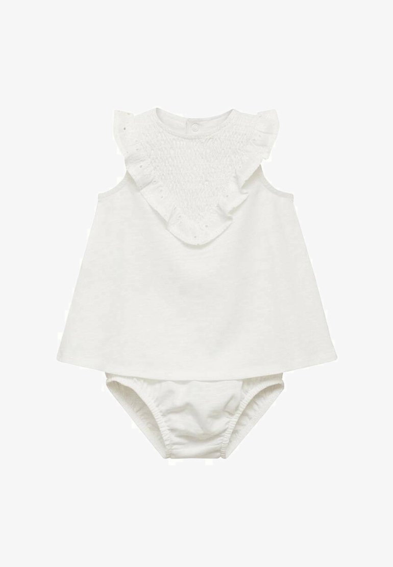 Bijeli pamukasti dječji kombinezon s bezrukavnim dizajnom, koji ima naborani izrez i uski pokrivač za pelene. Glatka tekstura, jednostavna konstrukcija.