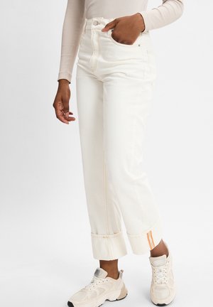 BOSS CADA HR WL - Straight leg jeans - weiß