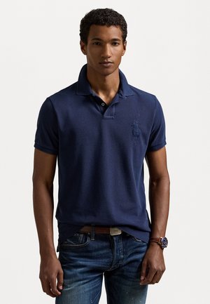 - Koszulka polo