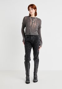 Noisy May NMMARY ONECK - Strikkegenser - charcoal gray