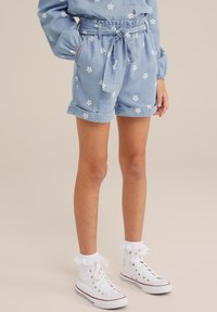 WE Fashion BLUE RIDGE - Džinsa auduma šorti - light blue