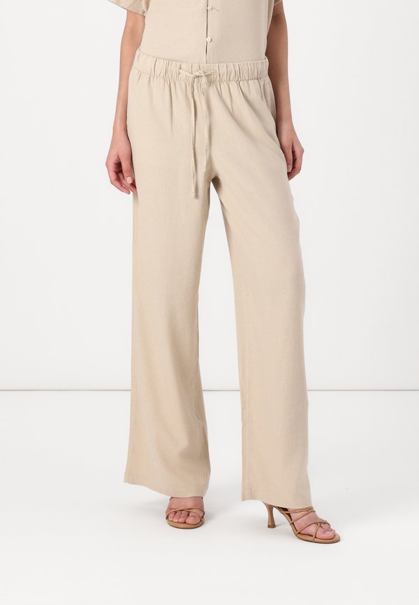 ONLCARO PULL UP PANT - Trousers - tan
