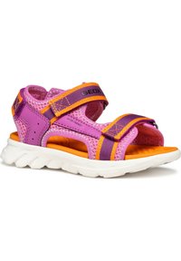 Sandali water-friendly rosa e viola con cinturini regolabili, dettagli arancioni e una suola imbottita bianca con battistrada testurizzato.
