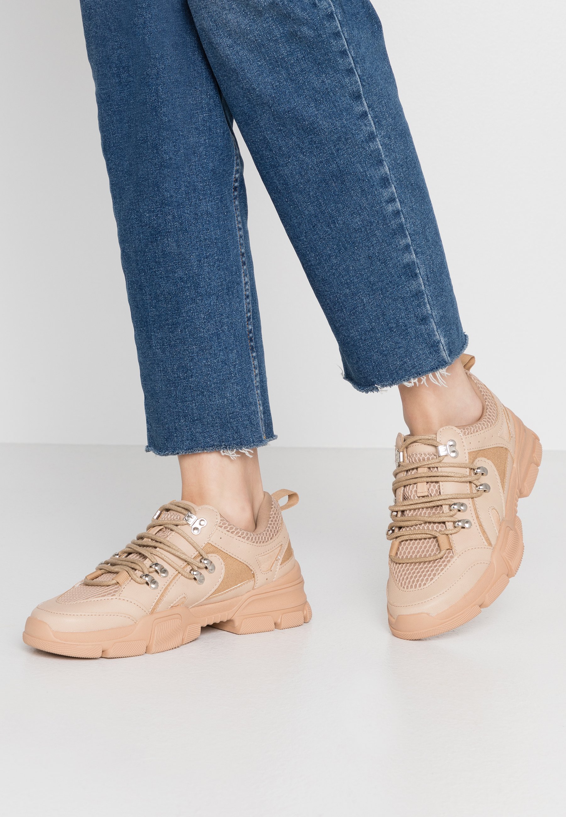 Missguided DETAIL LACE UP TRAINER Joggesko nude Zalando.no Missguided DETAIL LACE UP TRAINER Joggesko nude Zalando.no