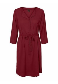Bordeaux mekko, jossa on kaulus, kolme neljännestä hihaa, napitettava etuosa ja vyö vyötäröllä. Silkkinen kangas, jossa on rento istuvuus.