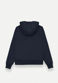 Hoodie de un navy închis cu o glugă mare, ajustabilă, cu șnur. Are manșete și tiv cu textură ribbed, fabricat dintr-un material moale și texturat. Vedere din spate prezentată.