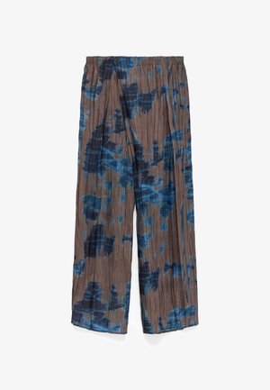 Plooibare wijde broek in een bruine stof met een blauw abstract patroon. Elastische tailleband met een knoopdetail, lichtgewicht textuur.