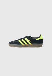Non sélectionné, core black/solar yellow/ftwr white