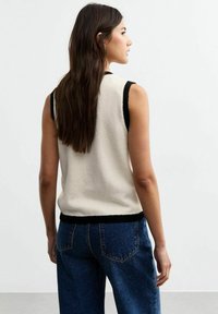 New Look CONTRAST TRIM BUTTONED - Bodywarmer - off white