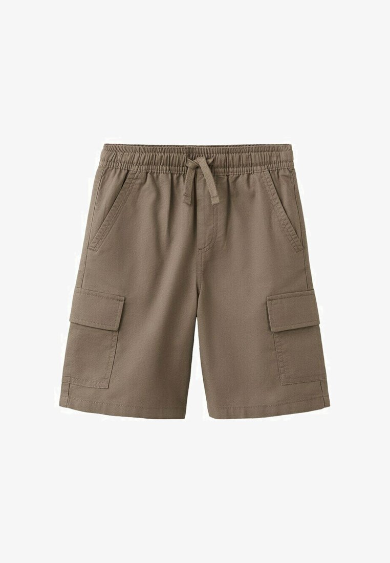 Shorts cargo marron pour hommes avec taille élastique, cordon de serrage à l'avant, poches latérales et poches cargo à rabat sur chaque jambe, présentés sur fond blanc.