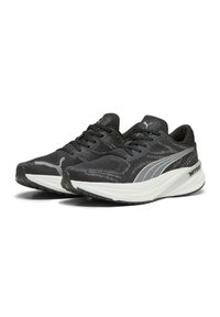 Puma MAGNIFY NITRO - Tekaški copati za cesto - black/white/silver
