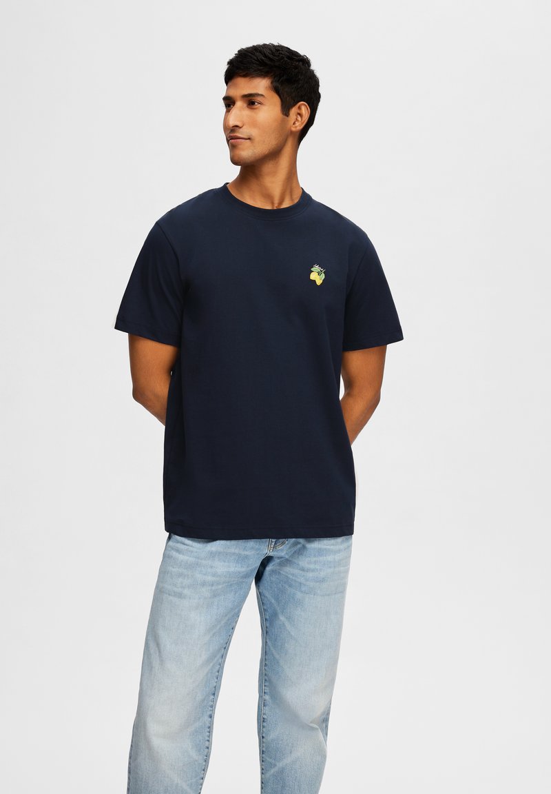 Selected Homme - SLHGARLAND O NECK TEE - T-shirt imprimé - sky captain, Agrandir