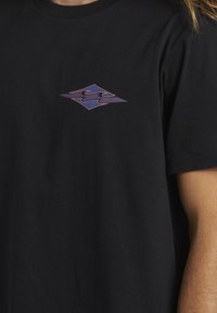 Billabong Tričko s potlačou - blk