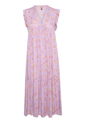 Vadliliom mintás ruha rövid fodros ujjal, V nyakkivágással, és több szinten elrendezett szoknyával, amely narancssárga és sárga virágmintákkal van díszítve.