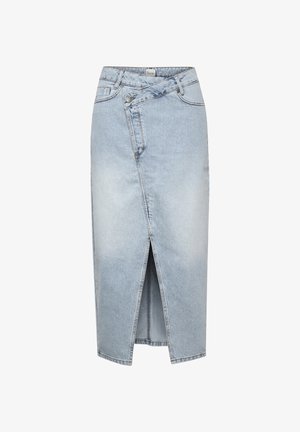 Svetlo modra denim krilo s sprednjim razporkom, z ukrivljenim pasom in zadrgo. Enostaven dizajn brez vidnih vzorcev ali okrasnih elementov.