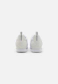 EA7 Emporio Armani UNISEX - Joggesko - triple white/silver