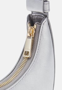 Furla DELIZIA MINI SHOULDER BAG - Håndveske - silver-coloured