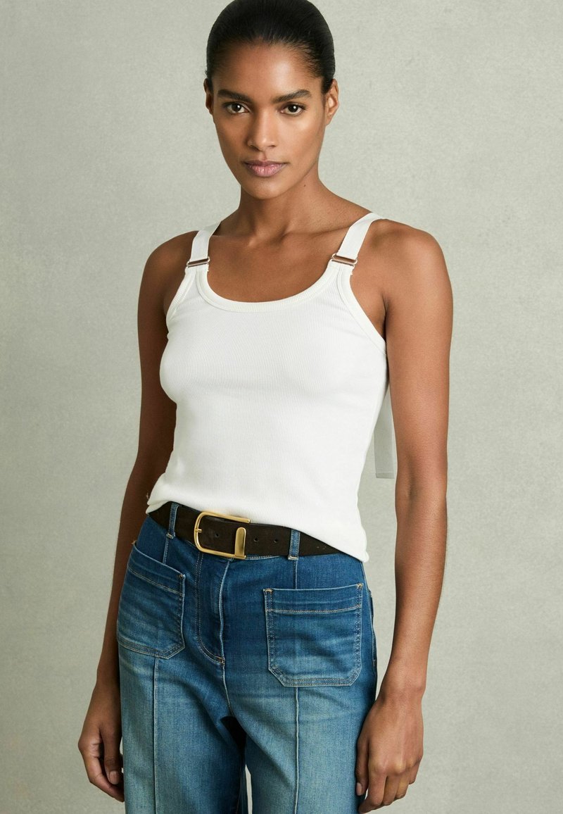 Reiss REGULAR FIT - ISABELLA STRETCH RING STRAP - Toppi - white