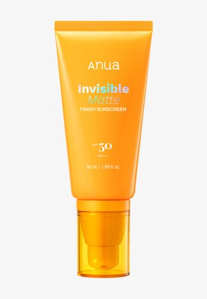 Pomarańczowa tubka Anua Invisible Matte Finish Sunscreen z filtrem SPF 50 PA+++ o pojemności 50 ml, z pompką.