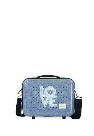 Bolsa rectangular rígida azul con correa negra, pequeñas patas y texto blanco "LOVE" junto con detalles de la marca en el frente.