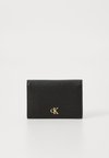 MIN MONOGRAM FLAP CARDCASE - Portemonnee - black