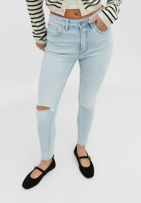 Stradivarius REGULAR WAIST - Uske traperice - light blue