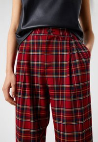 PULL&BEAR Bukser - red