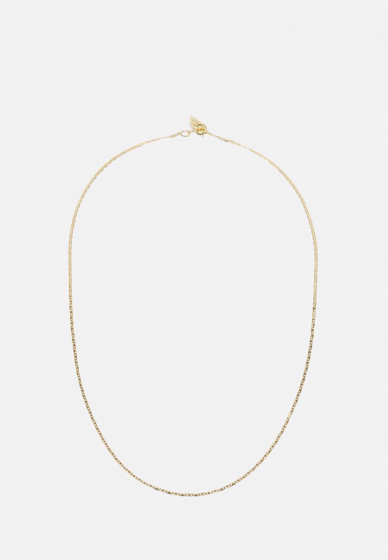 Colar de corrente banhado a ouro com um design delicado e texturizado. Apresenta um fecho simples e um perfil fino e plano para um look minimalista.