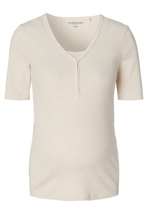 Haut de maternité beige côtelé à manches courtes avec décolleté en V, patte de boutonnage à deux boutons et une couche de camisole intégrée.