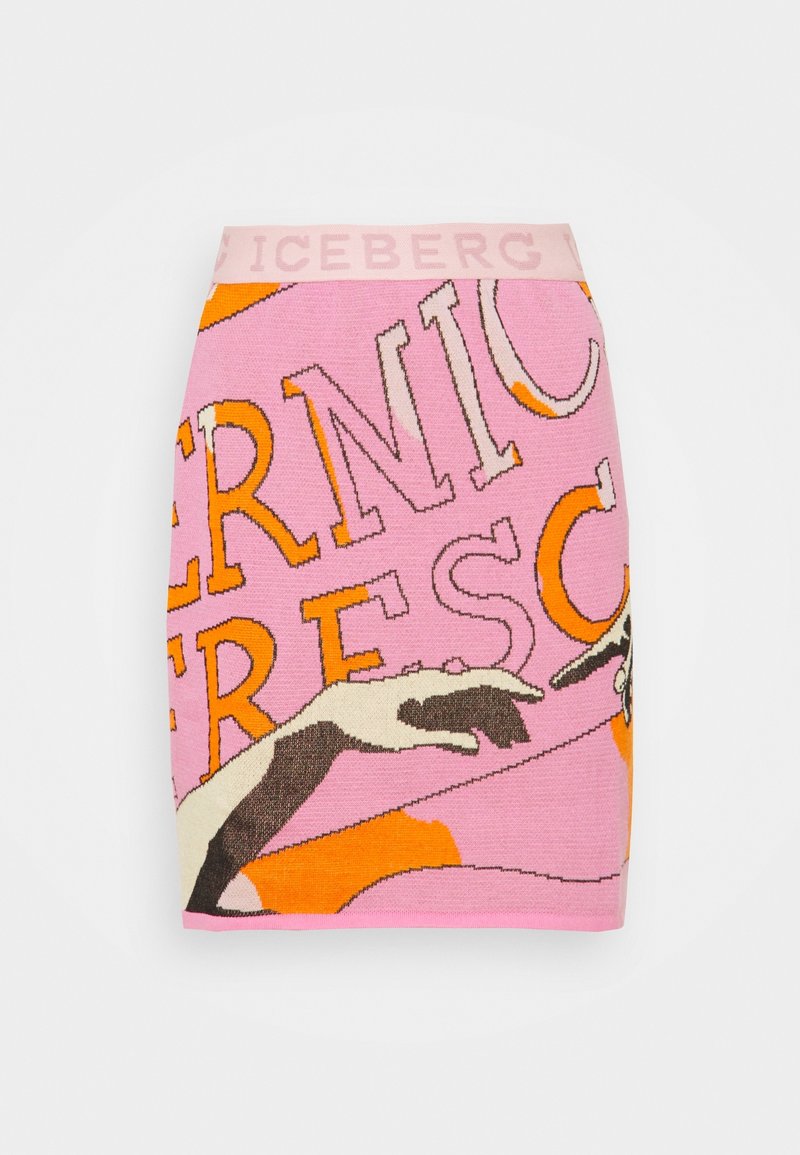 Jupe mini tricotée avec un design graphique audacieux en rose, orange et jaune, arborant le mot "FRESCO" et des illustrations artistiques à la main.
