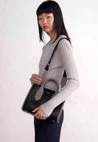 BOSS SANDY TOTE - Rankinė - black