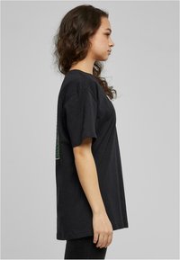 Karl Kani SMALL RETRO OS TEE - Tričko s potlačou - black